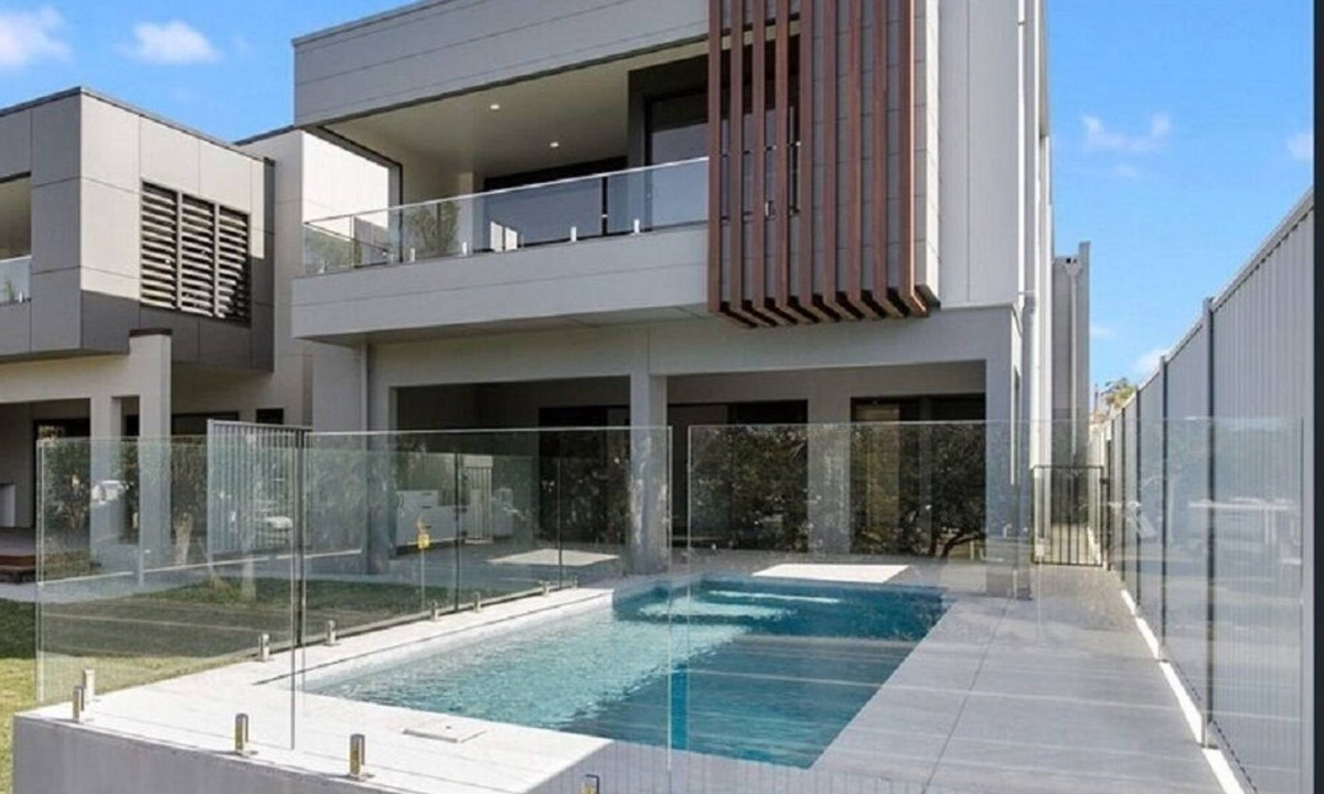 Pialba Apartment | Luxury with Ocean Views