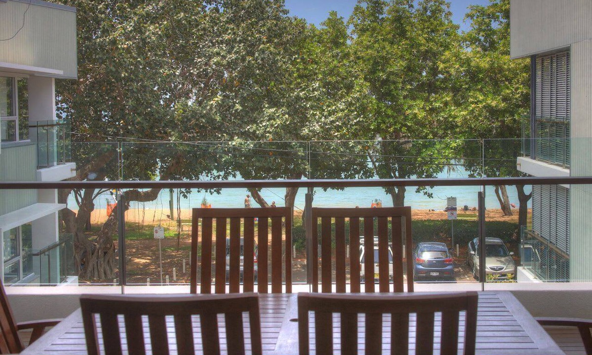 Horseshoe Bay Apartment | Maggies Beachfront Apt. 8