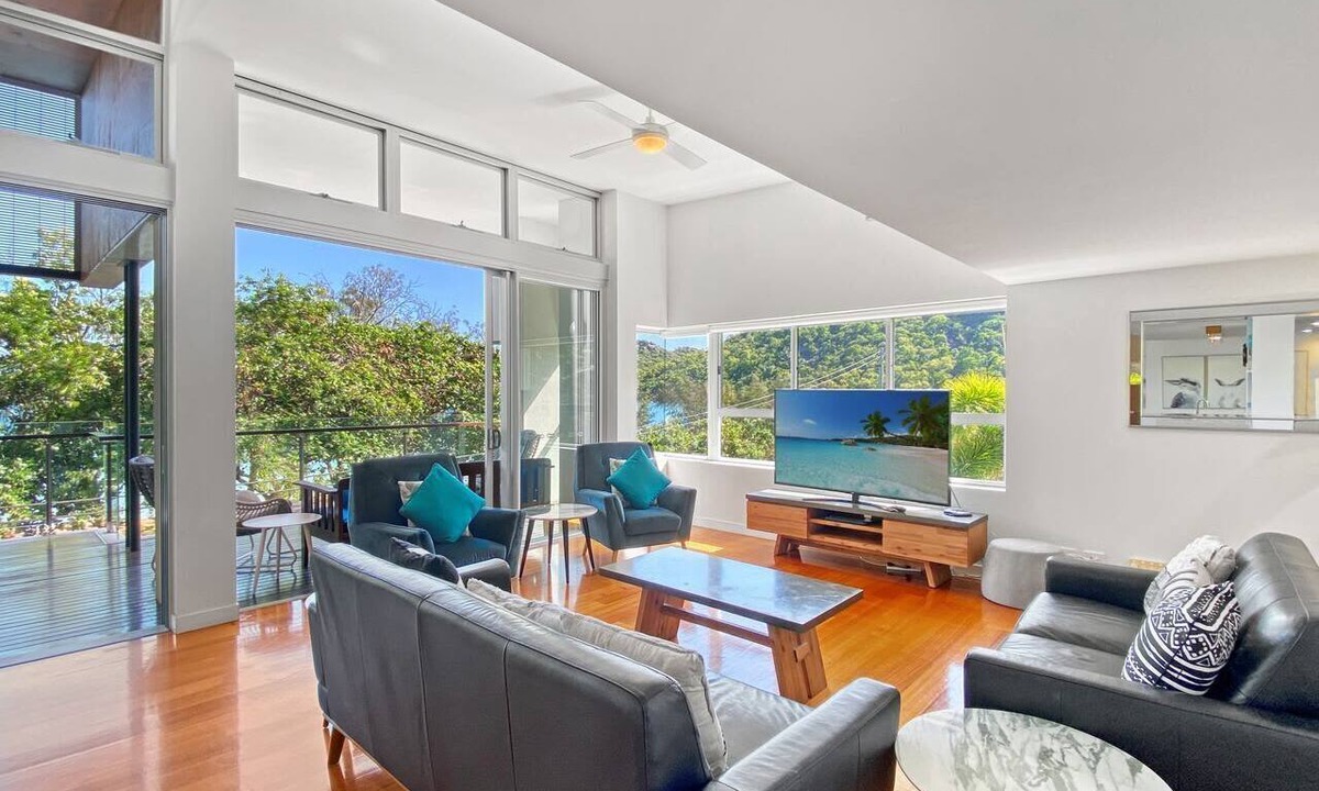 Horseshoe Bay Apartment | Maggies Beachfront Apt. 12