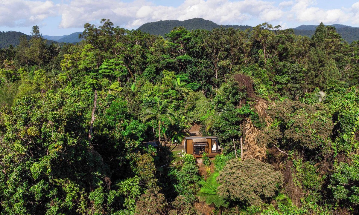 Mena Creek House | Magic Mena Rainforest Retreat by Tiny Away