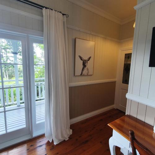 Mount Glorious Cabin | Maiala Park Lodge