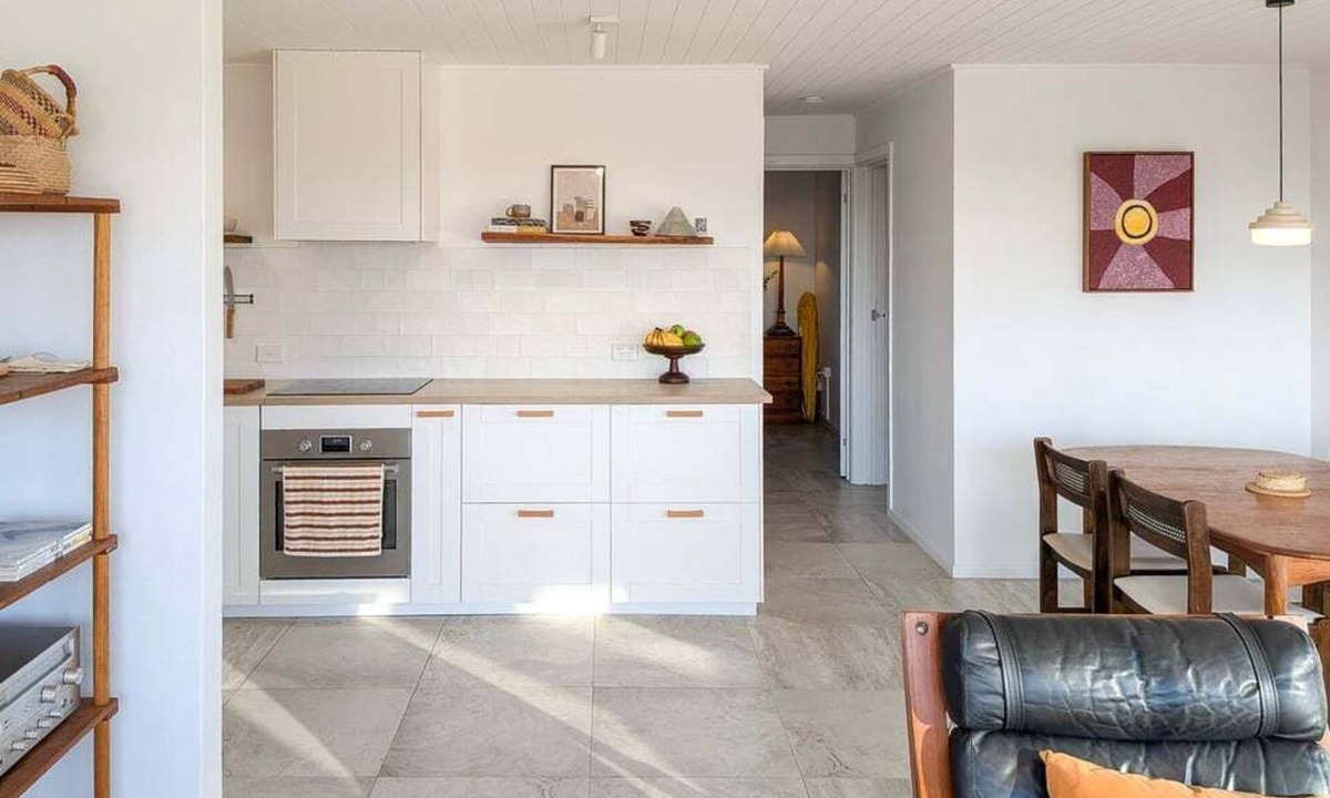 Yamba Resort | Main Beach Apartment with national park Views