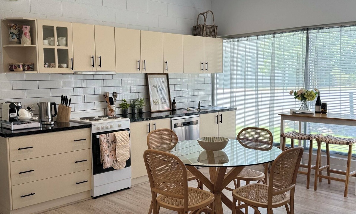 Indigo Shire Apartment | Main street accommodation near the Murray River and wineries!