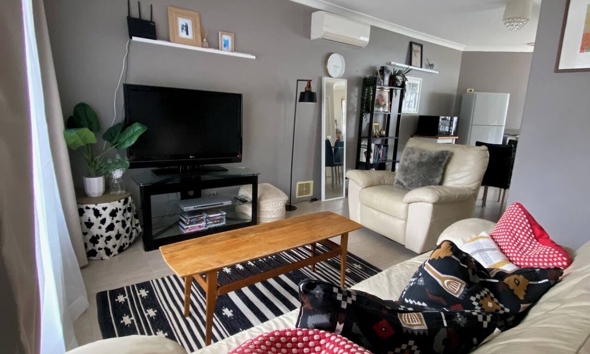 Greenfields House | MANDURAH 2 BR HOUSE |Secure & Private-Great Value!