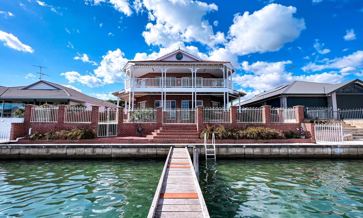 Halls Head House | Mandurah Canal Front Luxury Living