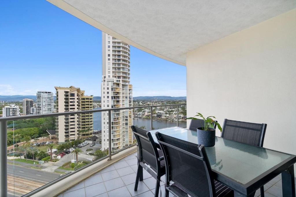 Surfers Paradise Apartment | Mantra Wings - Beachside Resort in Surfers Paradise