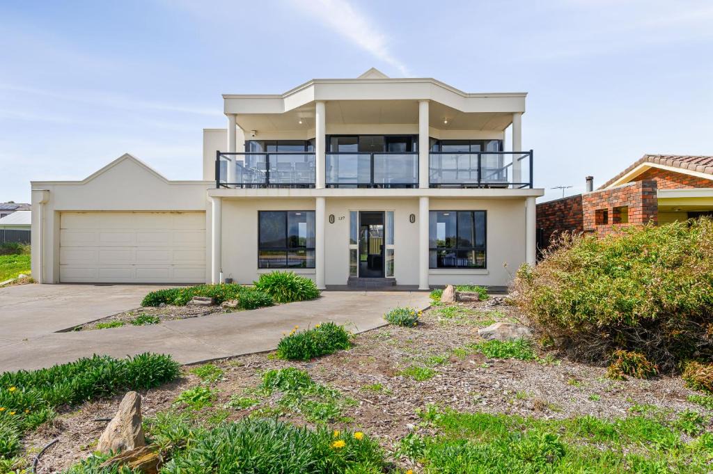 Aldinga Beach House | Mareblue Villa - Aldinga Beach - C21 SouthCoast Holidays