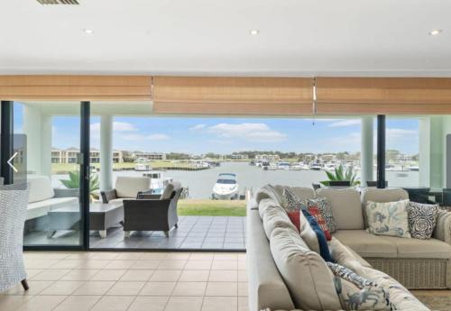 Nangkita House | Marina Views - Waterfront Family Escape with Dock
