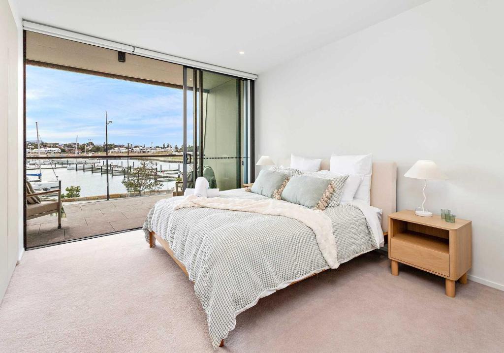 Shell Cove Apartment | Marinafront Retreat Shell Cove