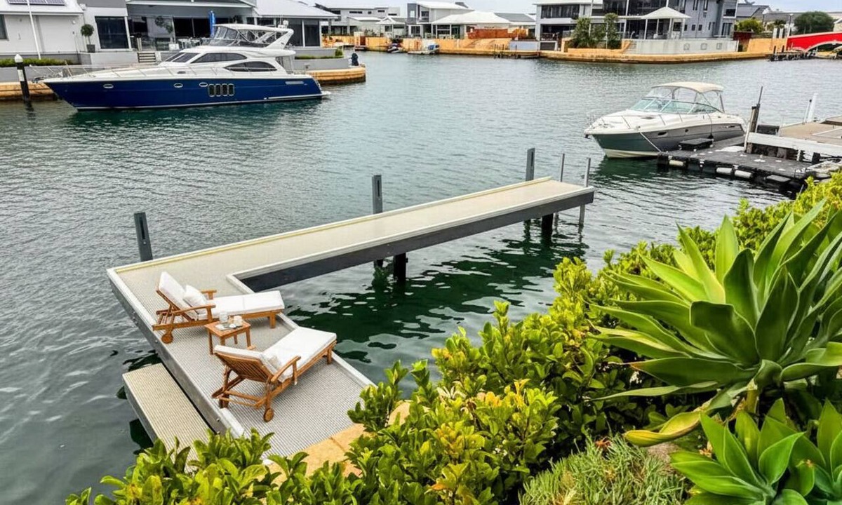 Dudley Park House | Mariners Cove Luxury Canal Home
