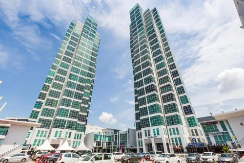George Town Apartment | Maritime