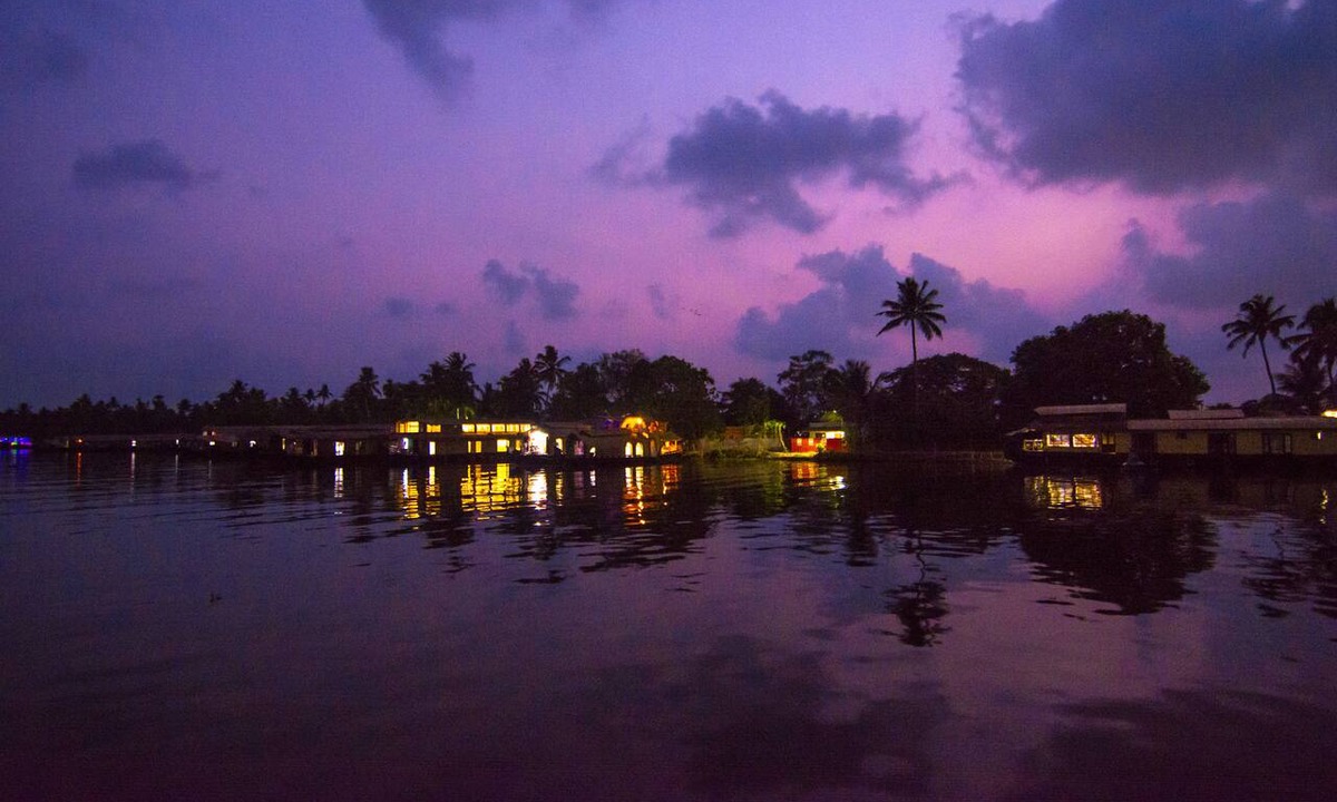 Nedumudy Boat Rental | Marvel Cruise