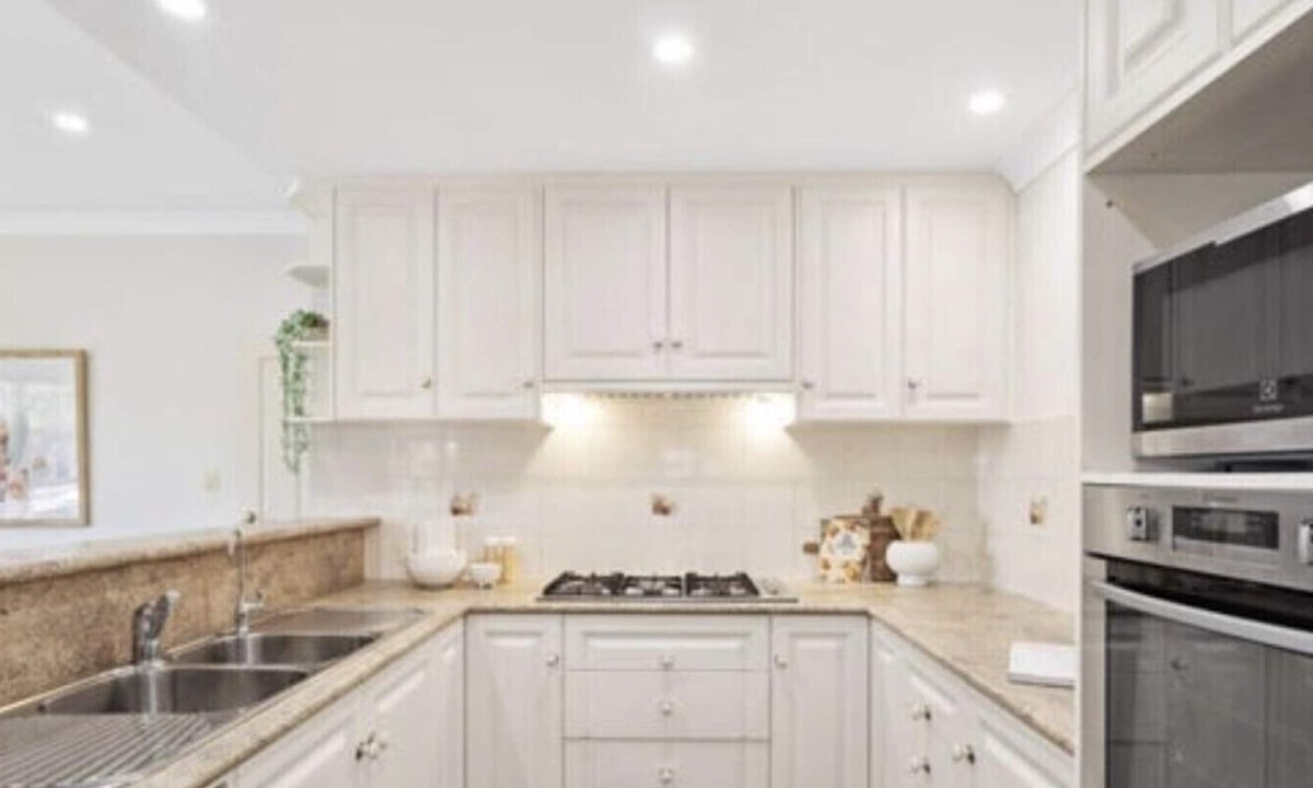 Mawson Lakes House | MawsonLakes Lake view Villa