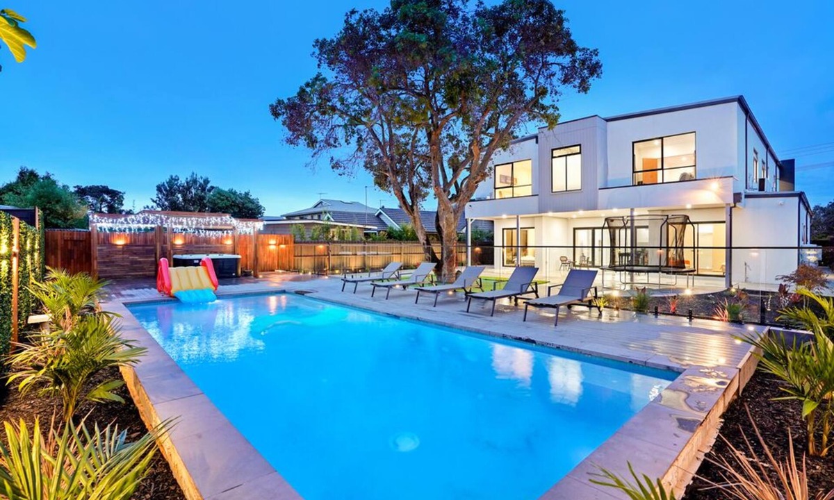 Tootgarook House | MAX Entertain Beachside Retreat - New Build Home in Mornington with Amazing Pool