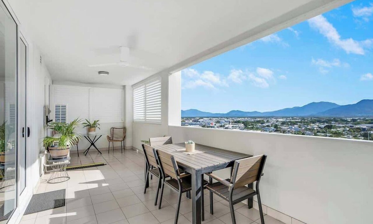 Cairns Central Business District Apartment | McLeod Corner—Resort-style Adjacent Apartments