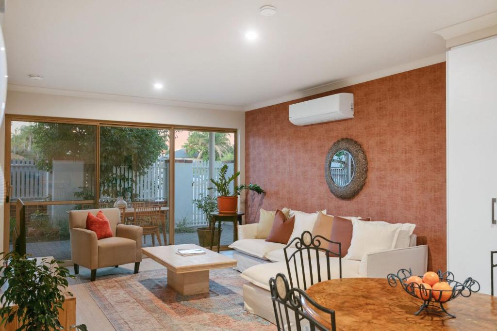 Bassendean Apartment | Mediterranean Retreat Pet-Friendly near Swan Valley