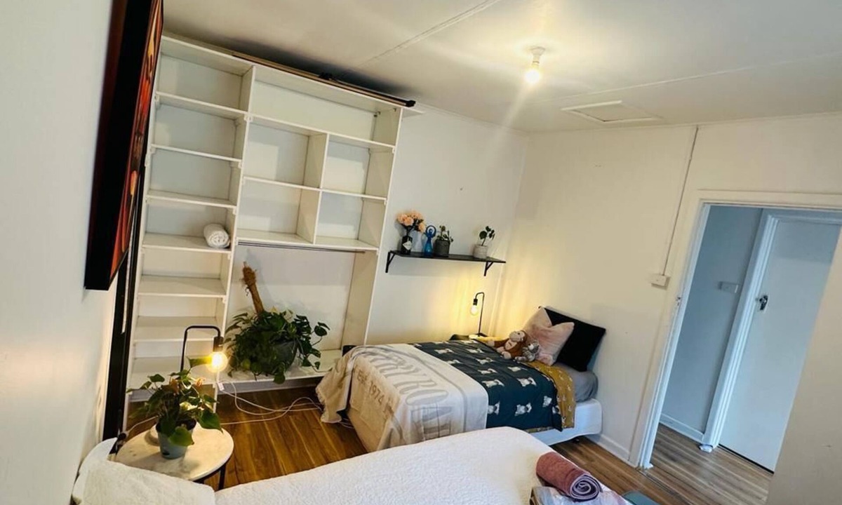 South Melbourne House | Melb Beach shack-4bed-2baths. 2km CBD