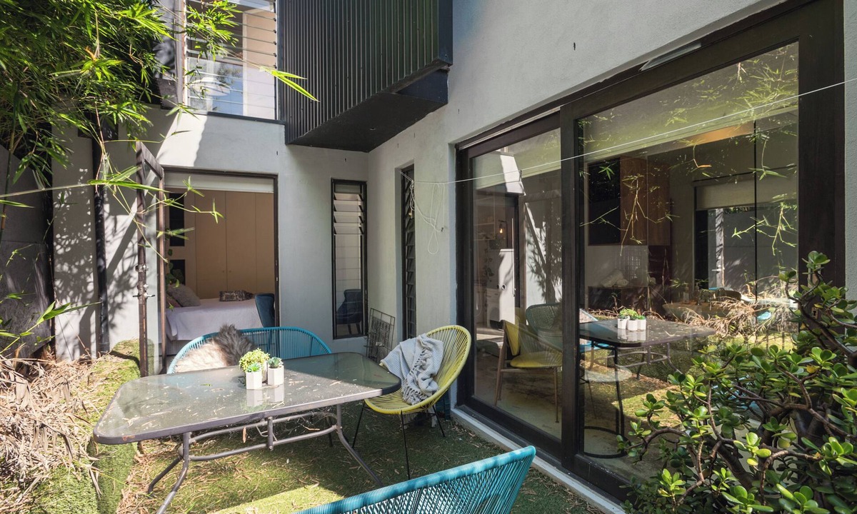 Melbourne Central Business District Apartment | Melb suite zen garden A0 F1