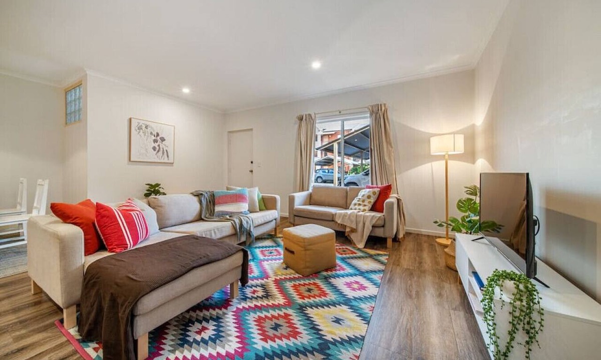 North Adelaide Apartment | Melbourne St Explorer - A Central Urban Stay