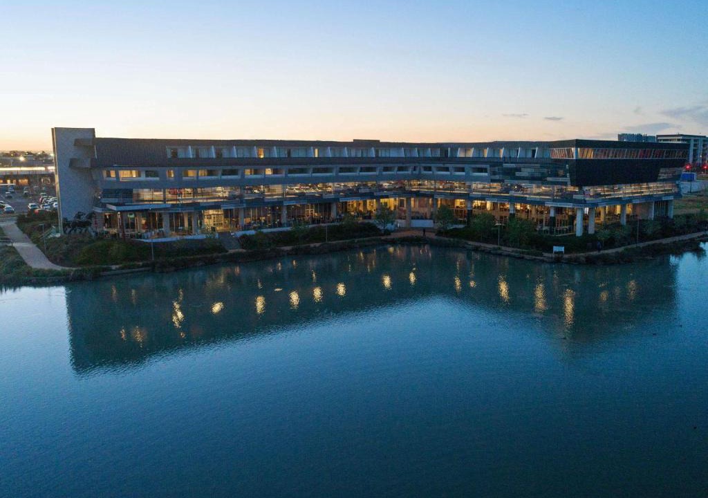 Caroline Springs Hotel | Mercure Melbourne Caroline Springs