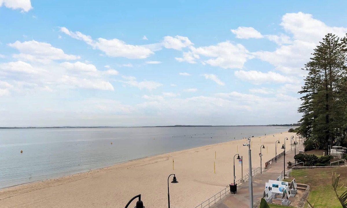 Brighton-le-Sands Apartment | Metawise 2BR Apt Steps to Brighton-le-sands Beach