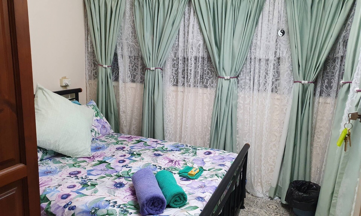 Mount Morgan Bed & Breakfast | Meyenburg House, Front Room, Budget Double Room with Shared Bathroom & Kitchen