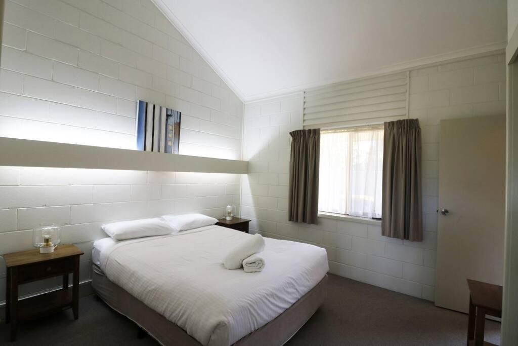 Merimbula Apartment | Micks Budget Accommodation on Fishpen