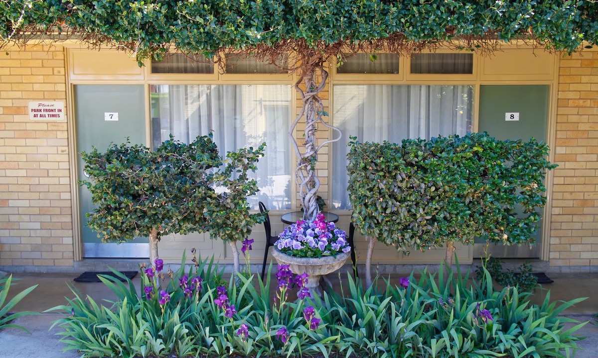 Queanbeyan Hotel | Mid City Motor Inn