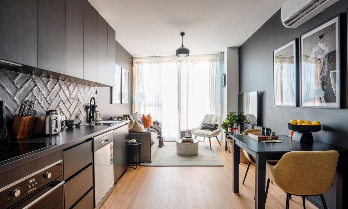 Launceston CBD Apartment | Midnight Moonshine Loft ITAS