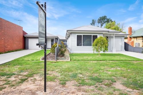 Milawa House | Milawa Vineyard Views - Guesthouse 2