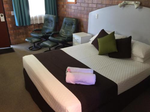 Miles Hotel | Miles Outback Motel
