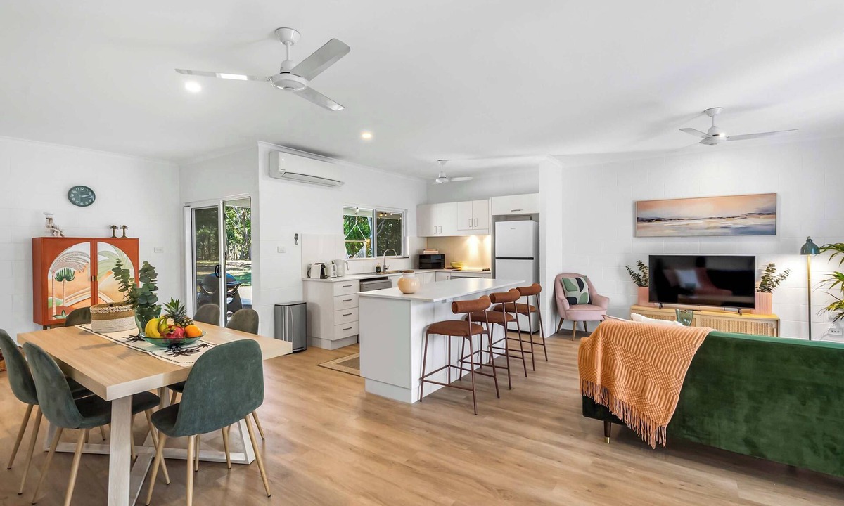 Holloways Beach House | Mimpi Tropics Retreat, Holloways Beach