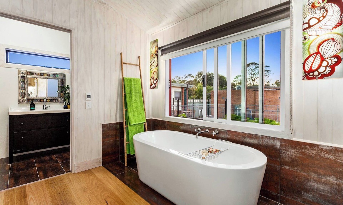 Mount Martha Apartment | Miss Sunshine Boutique Accommodation Mount Martha Pool, Pet & Kid Friendly