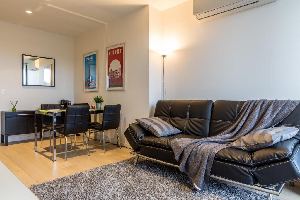 Parkville Apartment | Modern 1 Bedroom in Tranquil Parklands