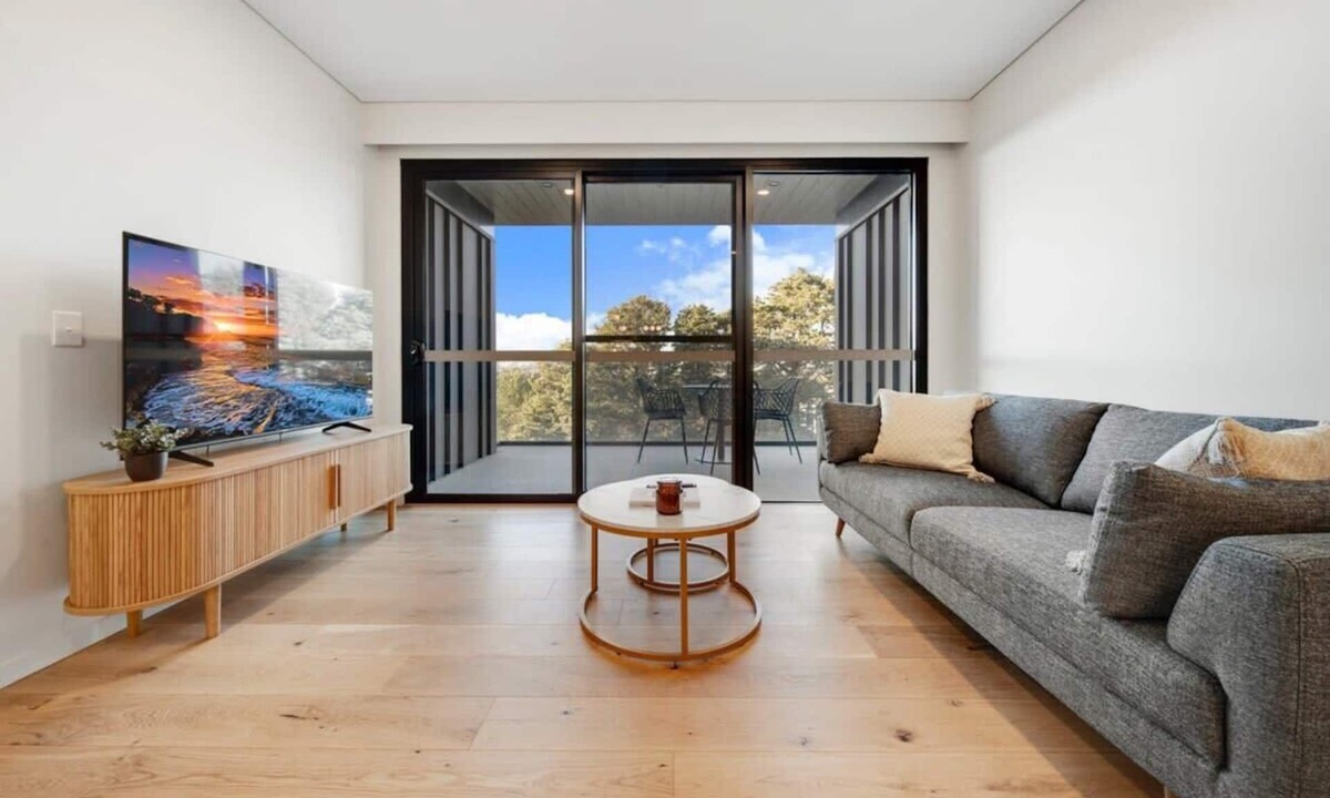 Manuka Apartment | Modern 2-Bed Apartment Near Local Shops