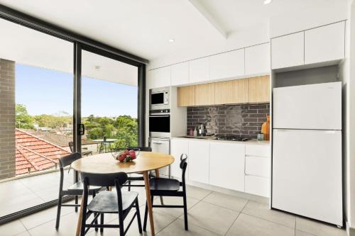 Marrickville Apartment | Modern 2BD in Trendy Inner West