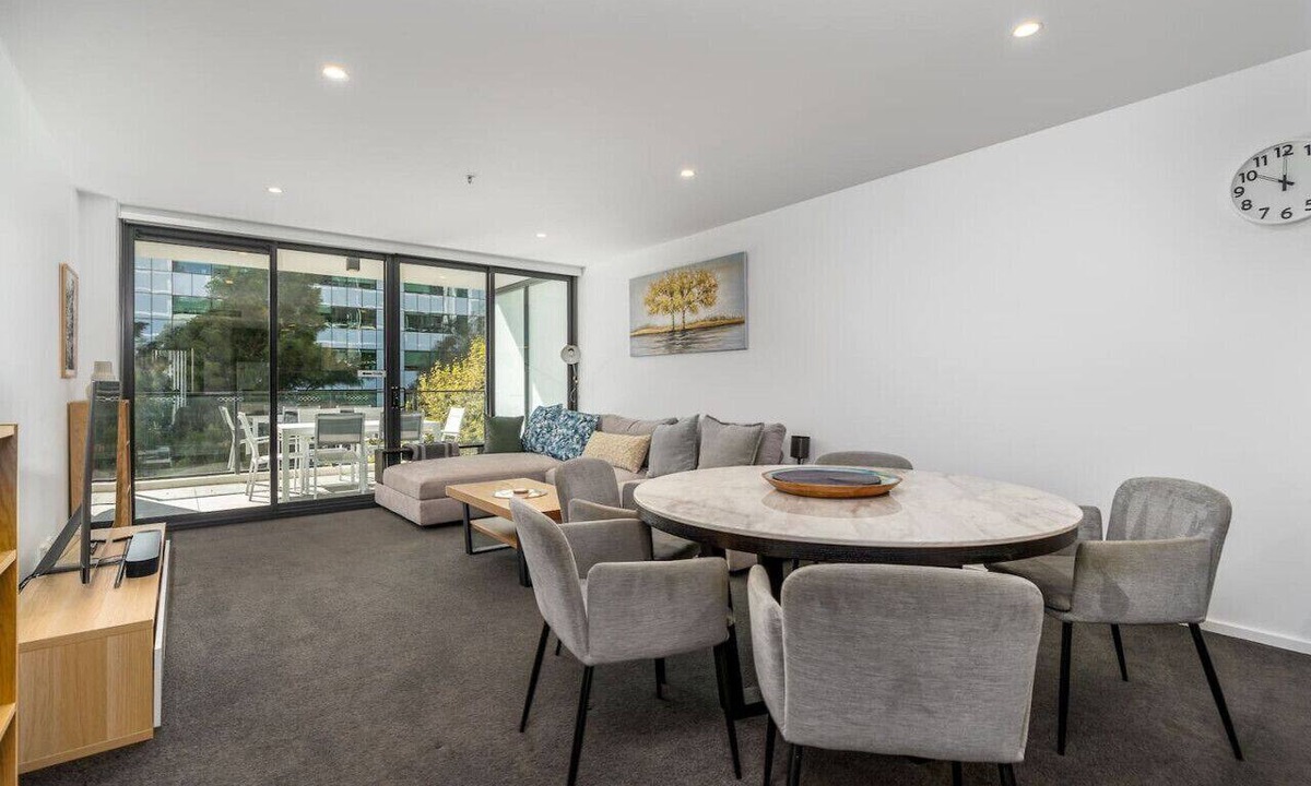 City East Apartment | Modern 2BR APT in Highgate Executive Apartment