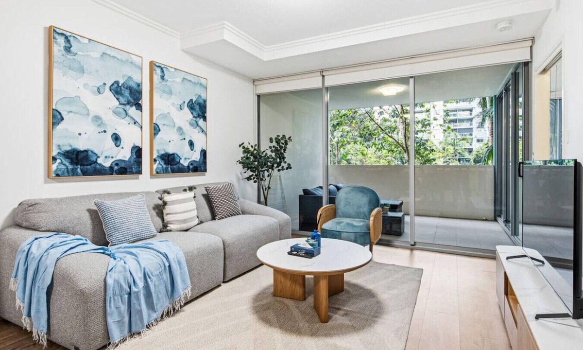 West End Apartment | Modern 2BR Apt | Urban Comfort in Vibrant West End