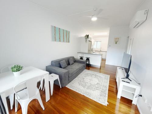 Highgate Hill Apartment | Modern 2BR in Highgate Hill near Brisbane CBD
