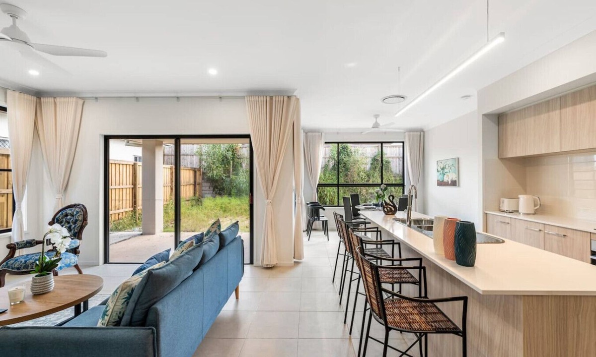 Park Ridge House | Modern 4BR Family Home in Peaceful Park Ridge