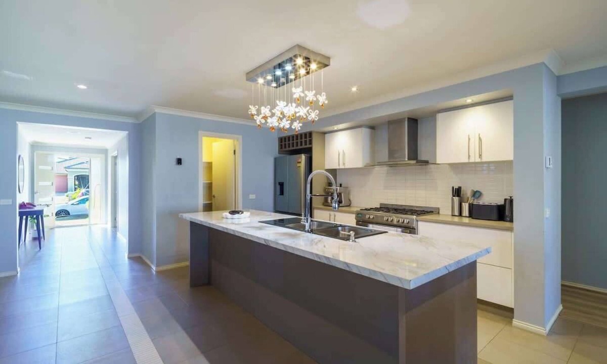Tarneit House | Modern 4BR Family Home in Tarneit Spacious Retreat