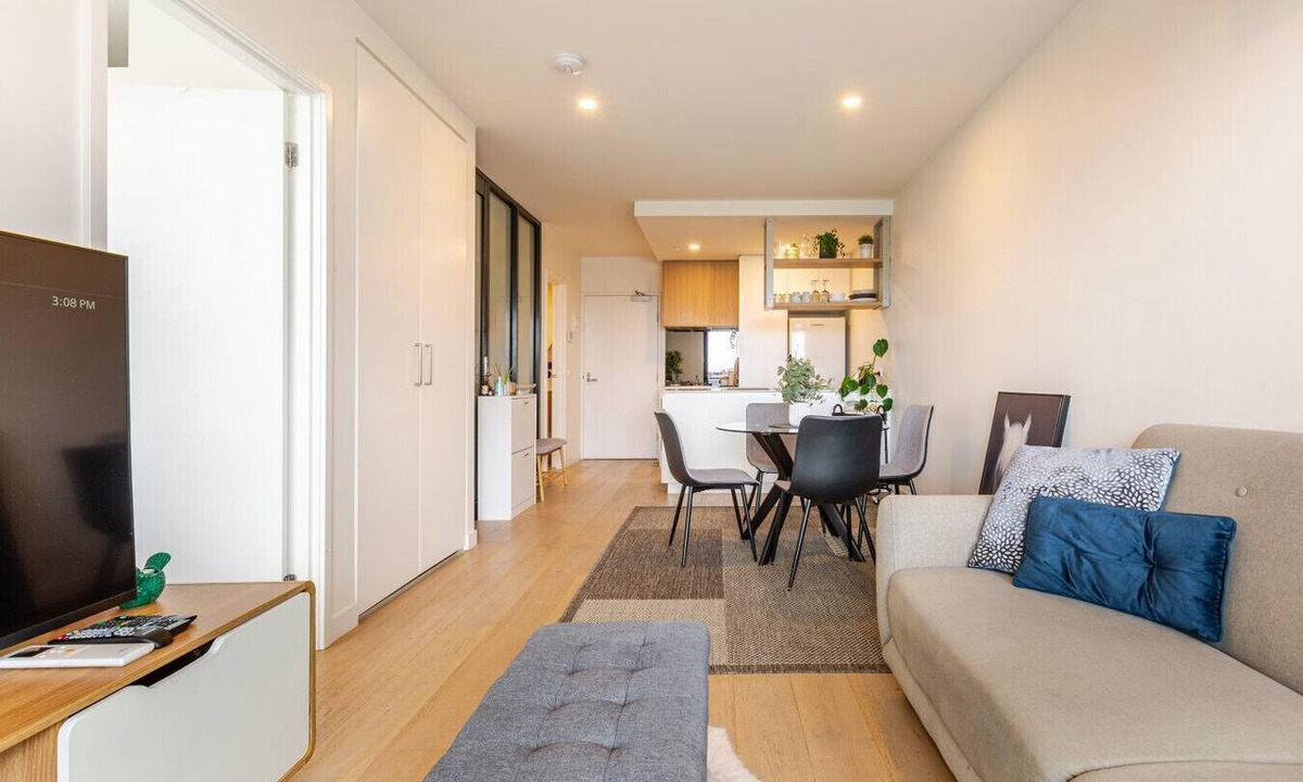 Brunswick West Apartment | Modern 7th floor Flat | Parking, Convenient, Quiet