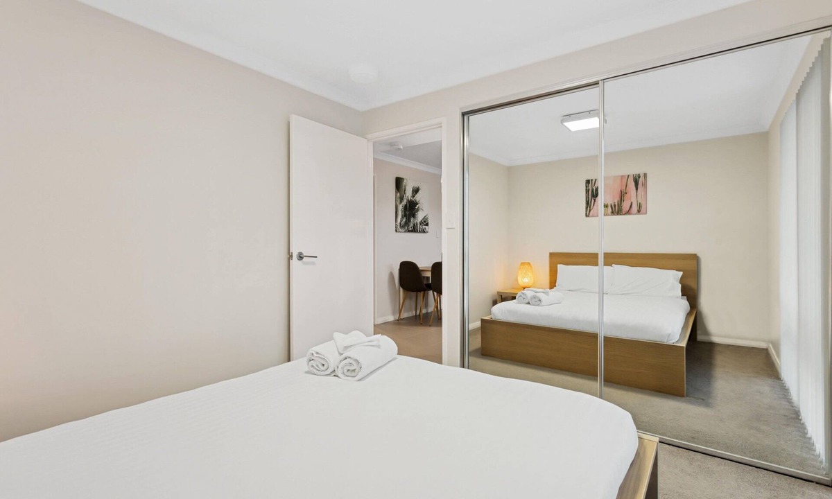Rockingham Apartment | Modern Apart Near Shops | Central Rockingham - Yaran Suites 2 Bedroom 1 Bathroom Parkview Apartment - Ground Floor