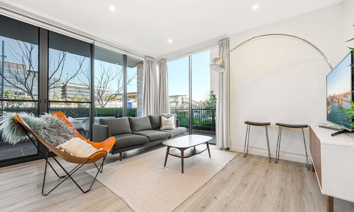 Penrith House | Modern Apartment in Penrith | Close to Shops