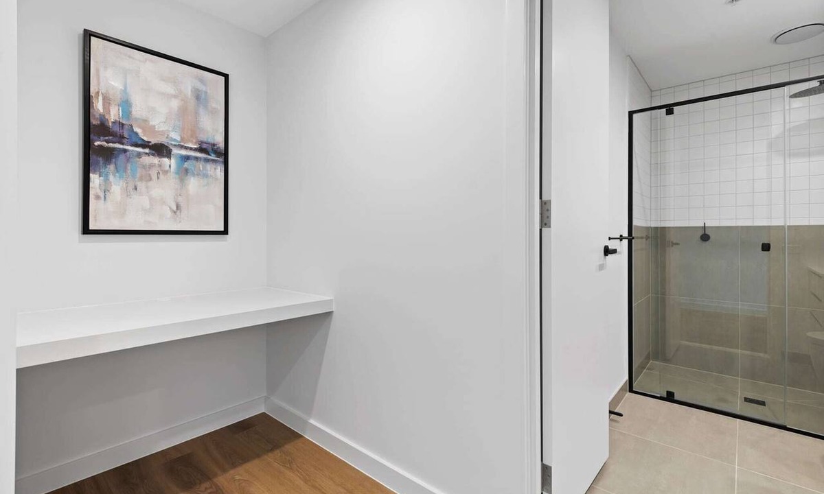 Heidelberg Apartment | Modern Apartment on Burgundy Precinct & Parklands