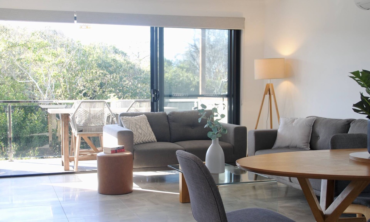 Marcoola House | Modern Beach House, Pet Friendly - Sunshine Coast