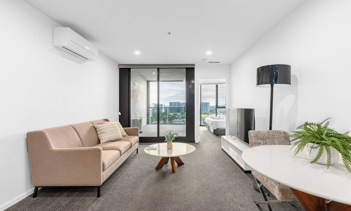 Phillip Apartment | Modern Chic 1-Bedroom Apartment with Parking