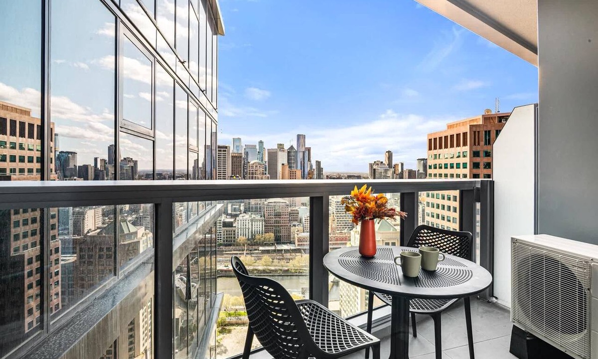 Southbank Apartment | Modern City Views Escape with Gym and Pool Access