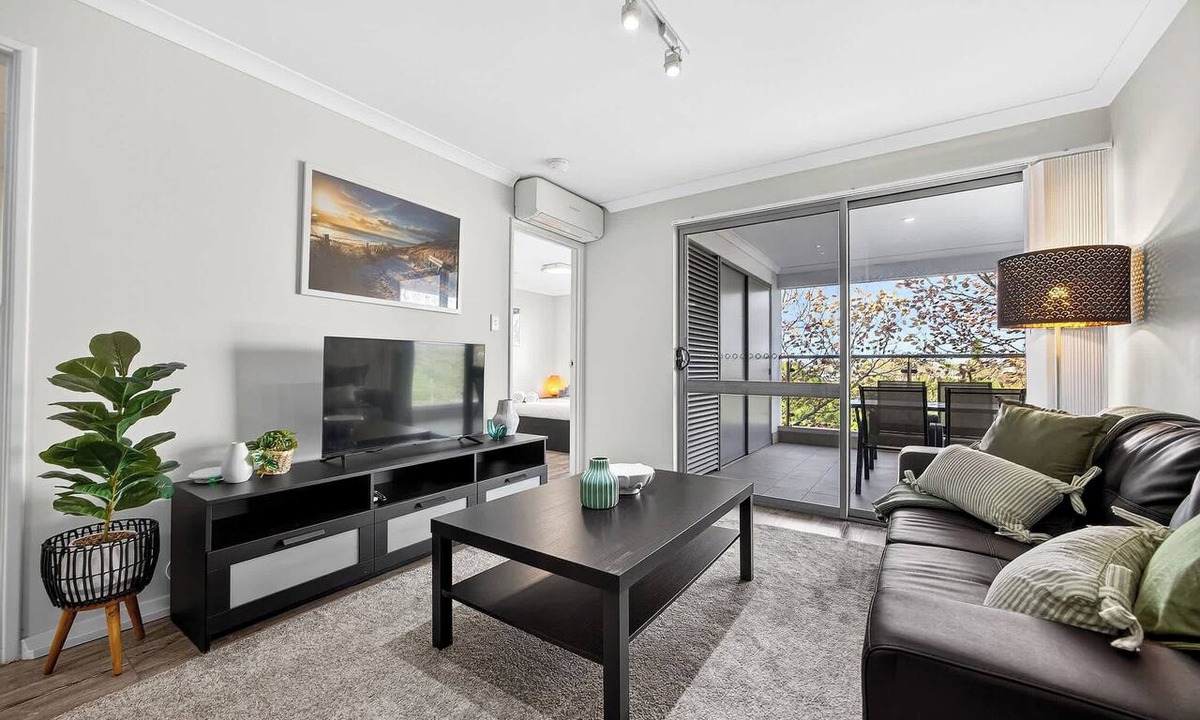 Rockingham Apartment | Modern Coastal Retreat 2BR Apt in Rockingham