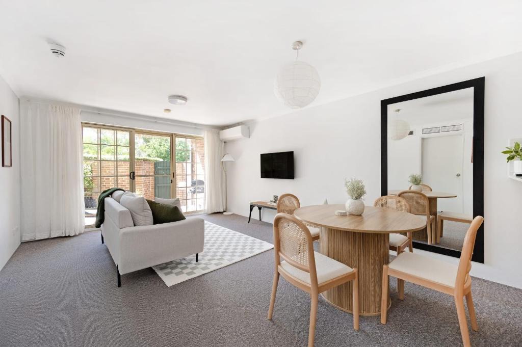 Manuka Apartment | Modern Neutral Haven with Premium Amenities